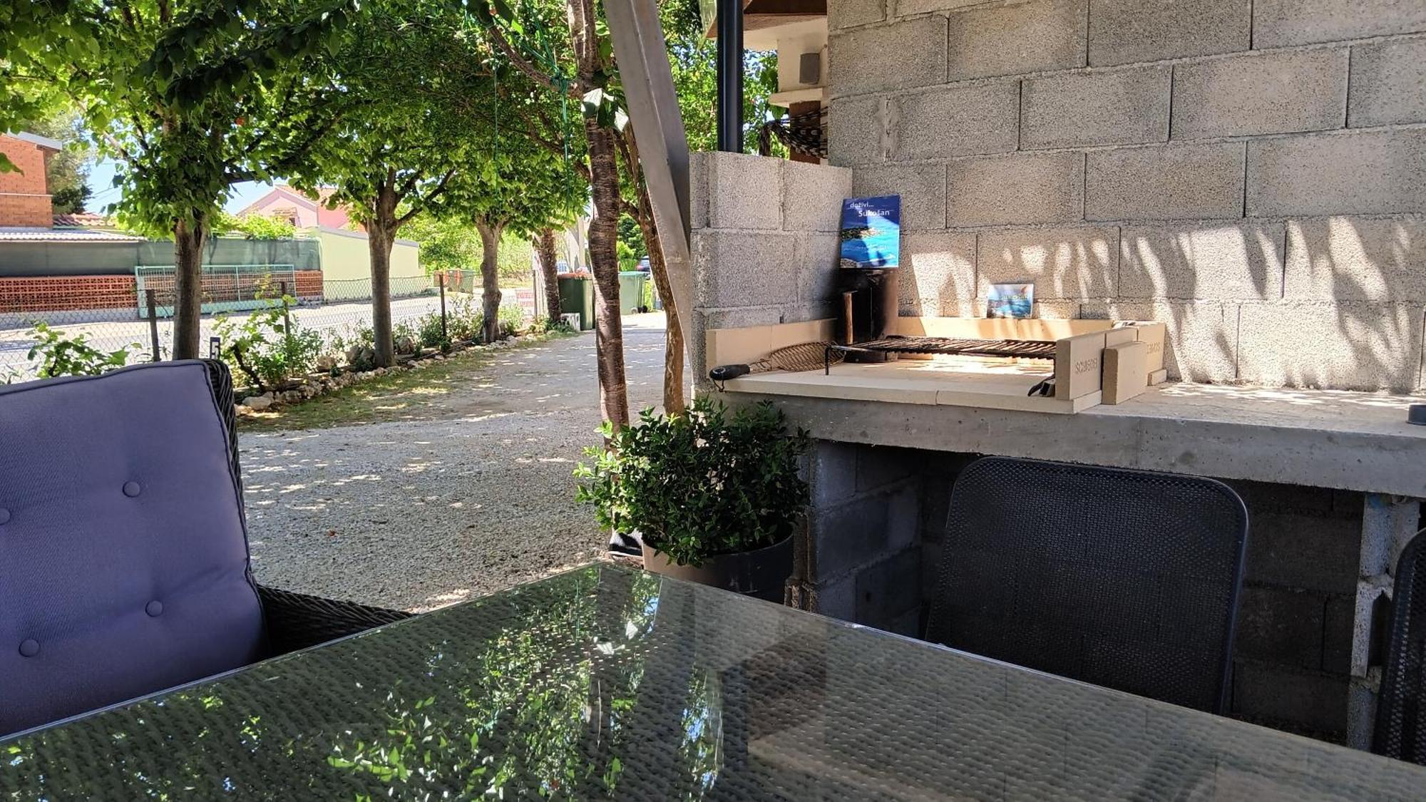 Apartments San Sukosan Bagian luar foto